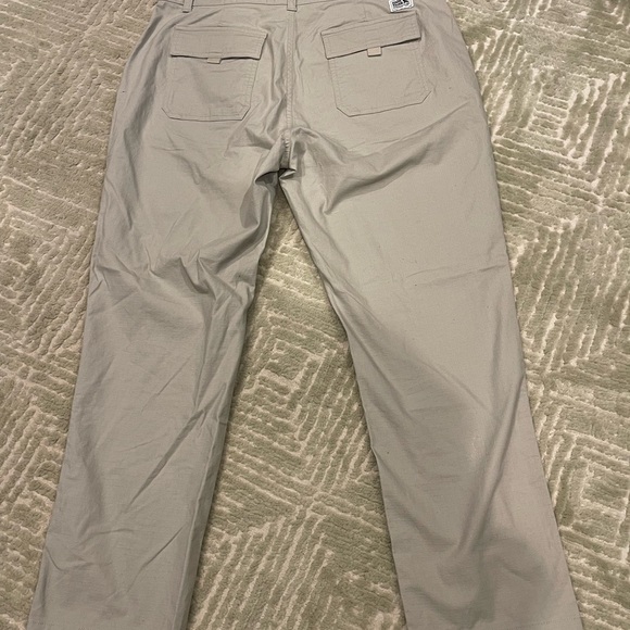Eddie Bauer Women’s khaki active wear pants size 10 - Picture 2 of 5